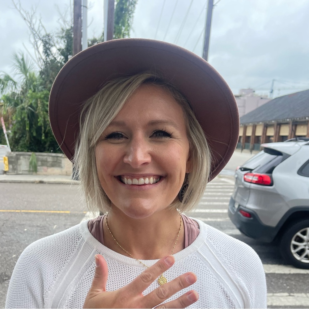 Meet your Posher, Abby